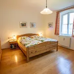 Landhauswohnung mit wildromantischem Garten
