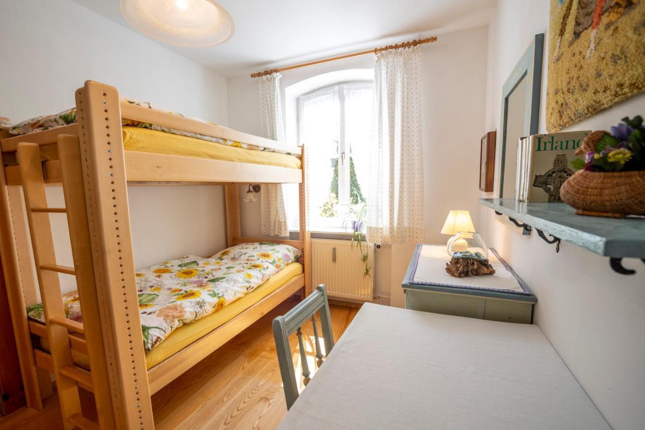 Apartment Landhauswohnung Mit Wildromantischem Garten