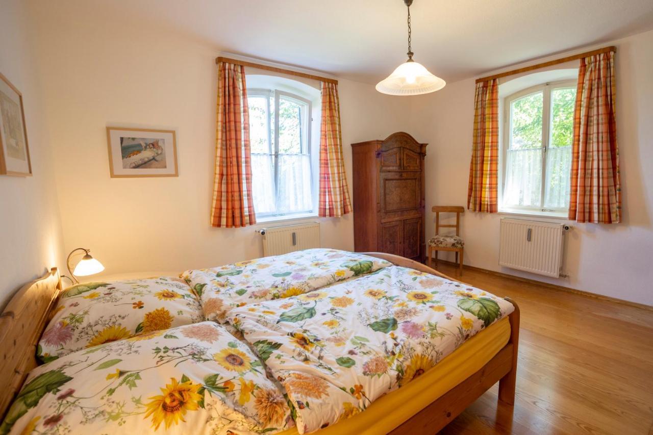Appartement Landhauswohnung Mit Wildromantischem Garten *