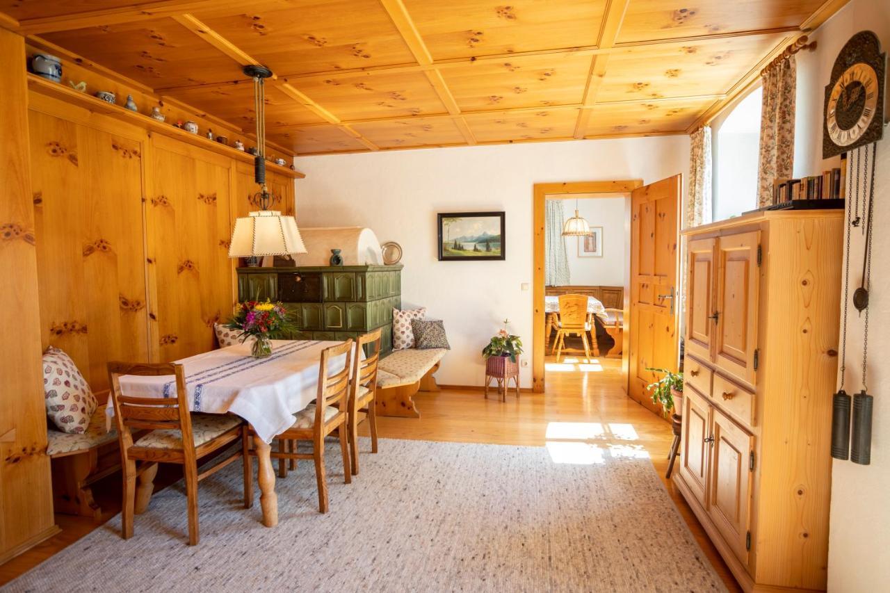 Landhauswohnung Mit Wildromantischem Garten Apartment *